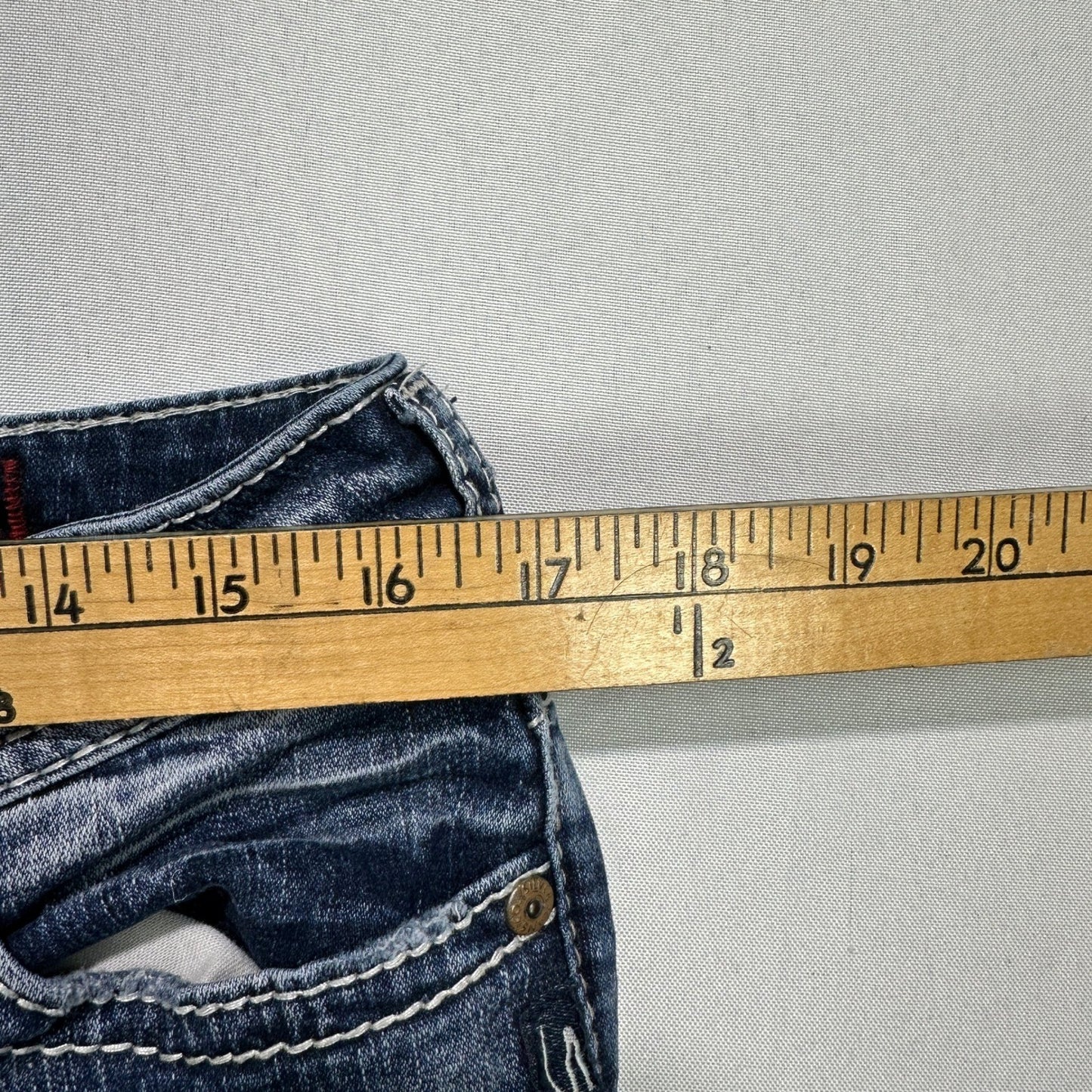Silver Jeans Co Tuesday Bootcut Jeans Womens 32x31 Blue Mid Rise Fluid Denim
