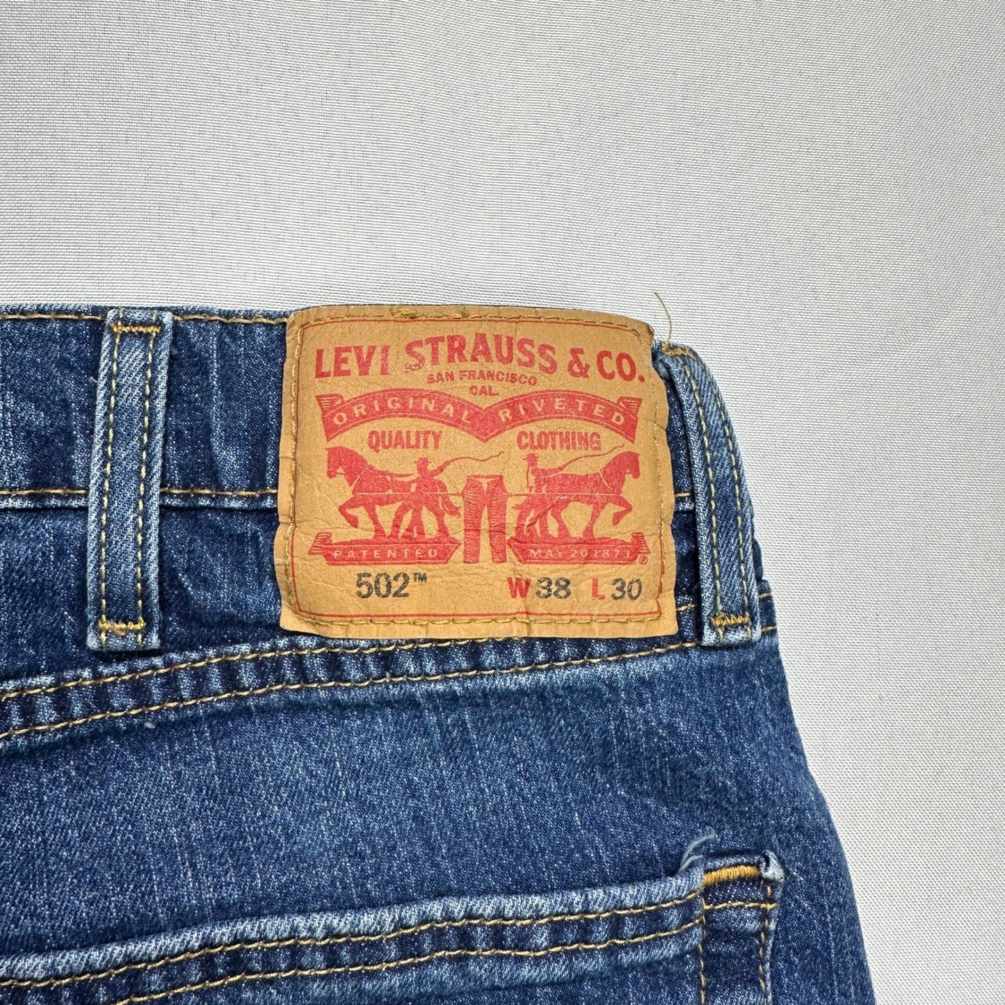 Levi Strauss 502 Regular Taper Mens Jeans Blue Medium Wash W38 L30 Denim Pants