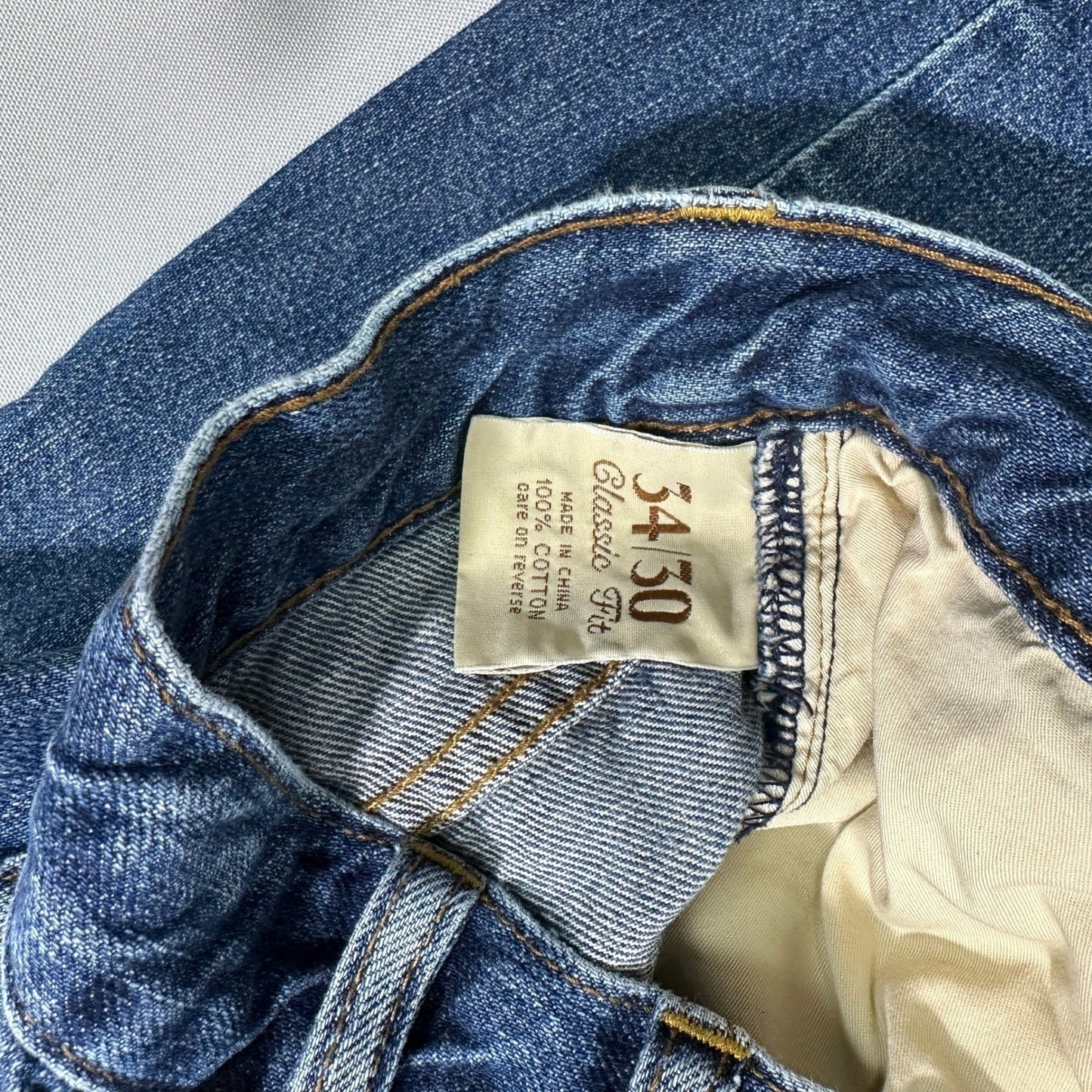 Tommy Bahama Mens 34x30 Classic Fit Straight Leg Jeans Medium Wash Denim Blue