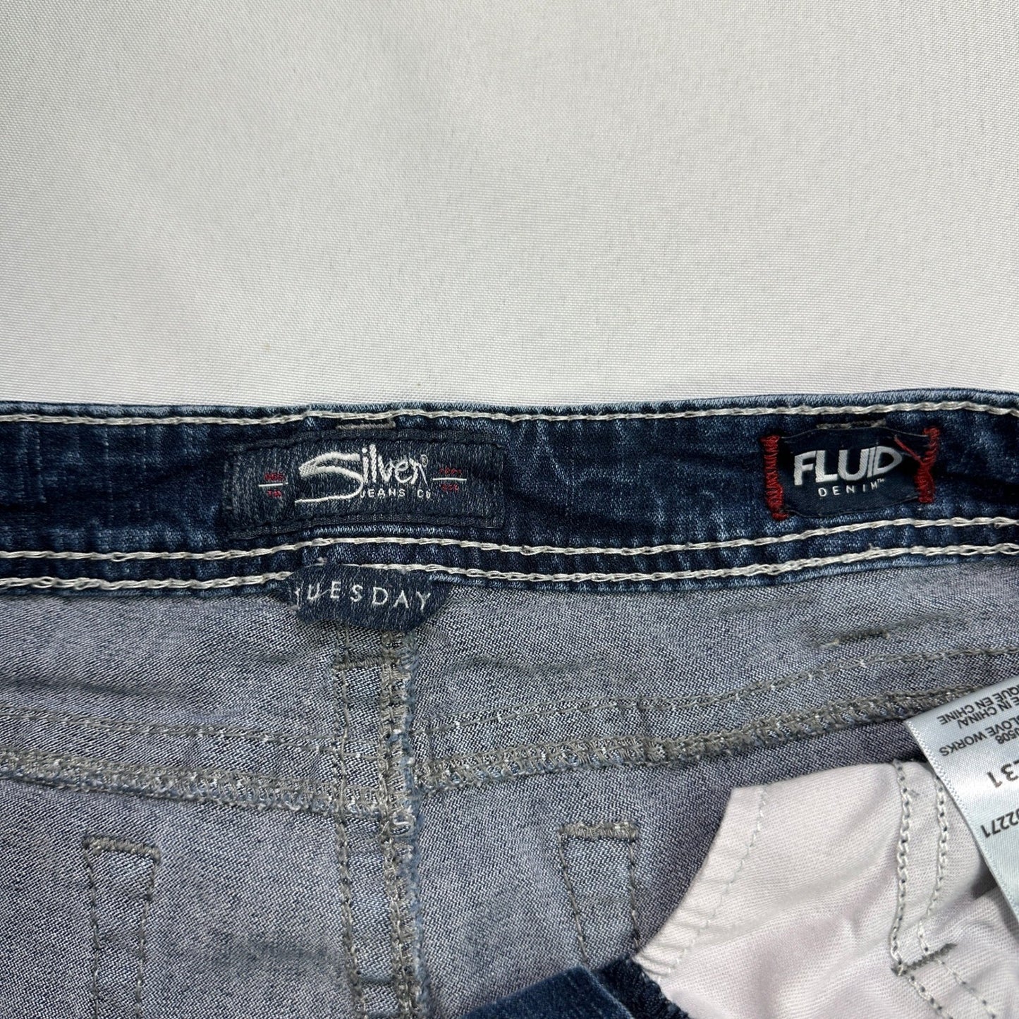 Silver Jeans Co Tuesday Bootcut Jeans Womens 32x31 Blue Mid Rise Fluid Denim