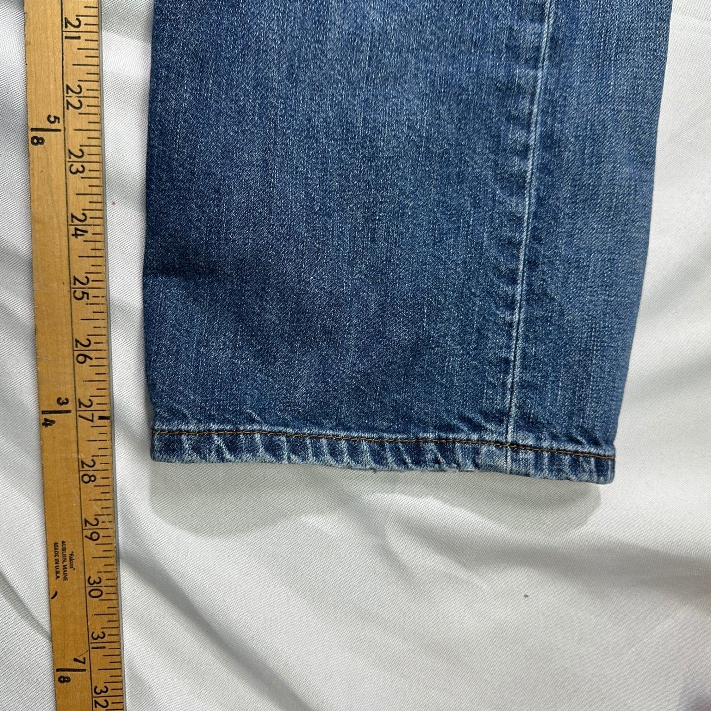 Tommy Bahama Mens 34x30 Classic Fit Straight Leg Jeans Medium Wash Denim Blue