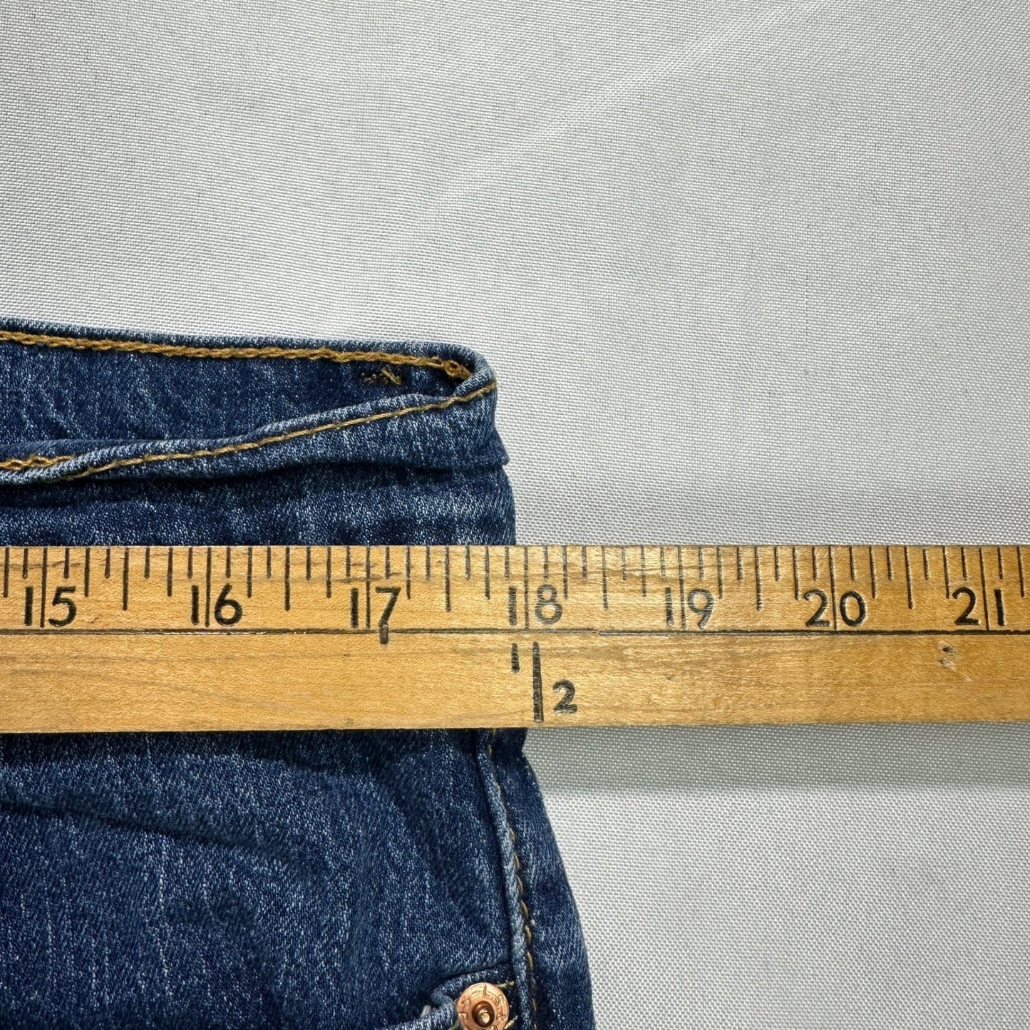 Levi Strauss 502 Regular Taper Mens Jeans Blue Medium Wash W38 L30 Denim Pants